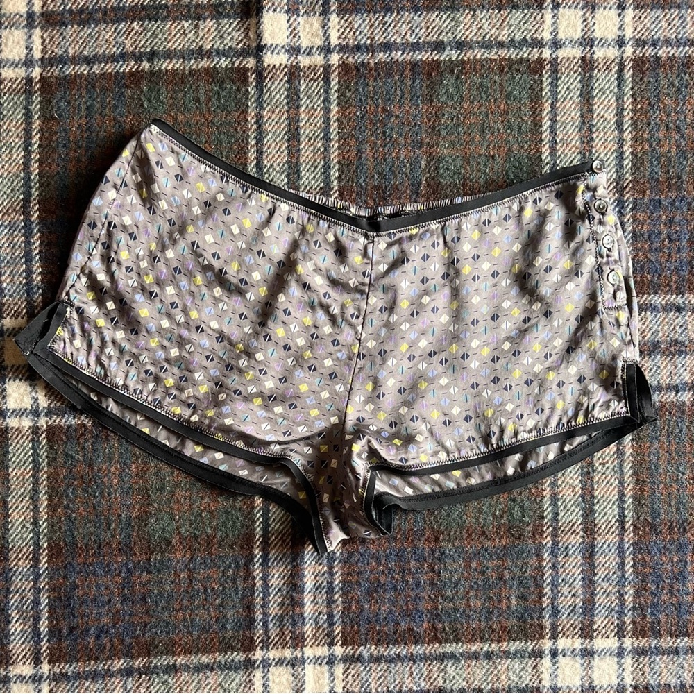 Vintage Body by Victoria Silk Shorts Medium